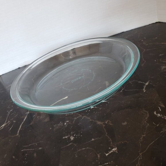 Pyrex #209 Pie Pan set glass 9" set of 2 - Picture 2 of 9
